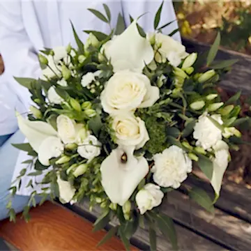 Bouquet de fleurs variées aux teintes blanches livraison Paris